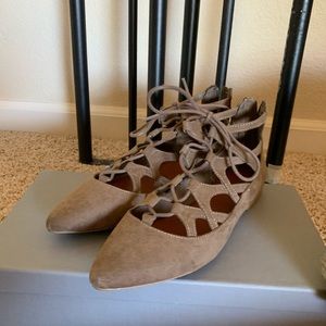 MIA Anamarie pointed toe flat taupe